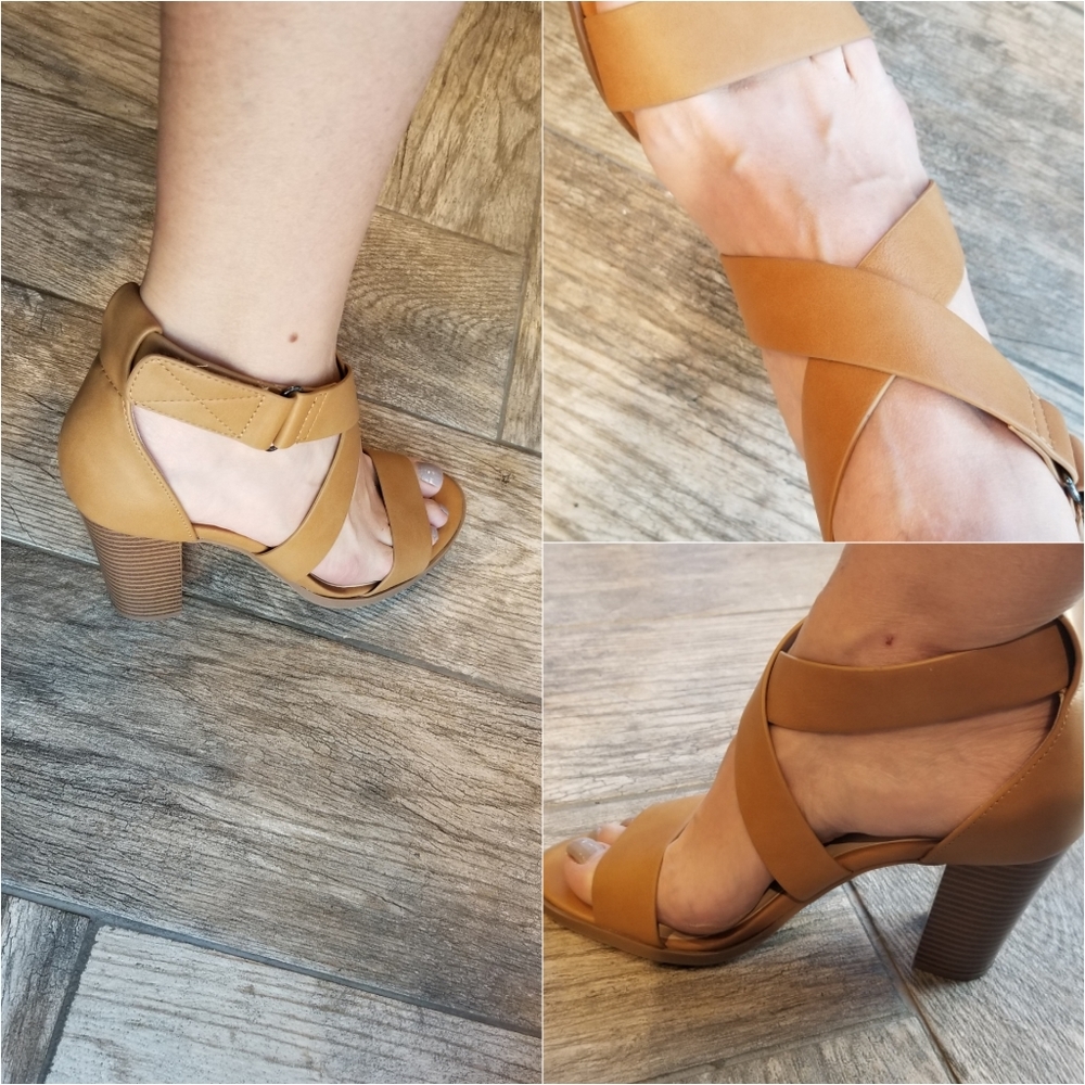 VERA WANG Cognac Block Heel Sandals - Picture 7 of 7
